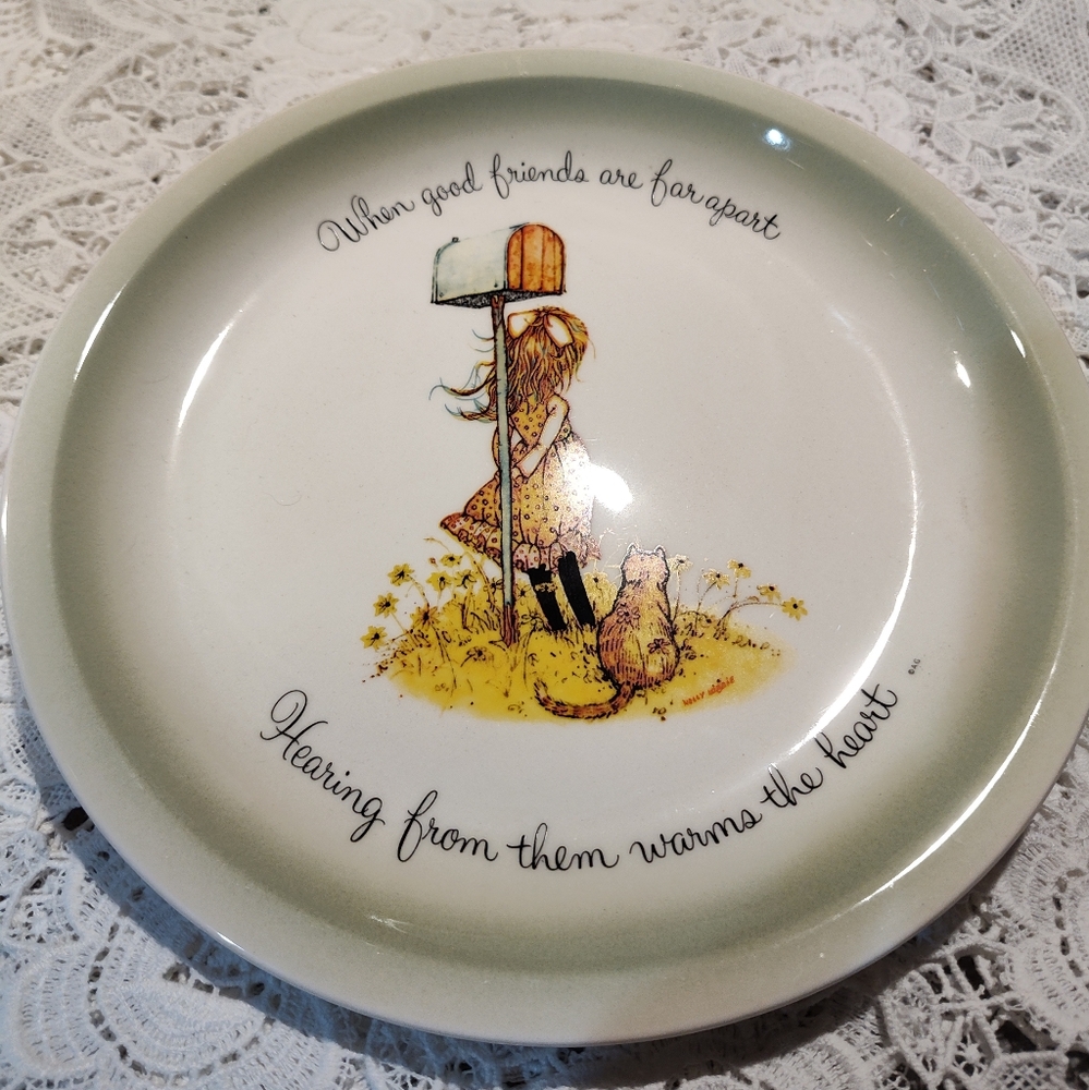Holly Hobbies Collectors Plate 1970-1980 10 1/2" Collectors Edition
